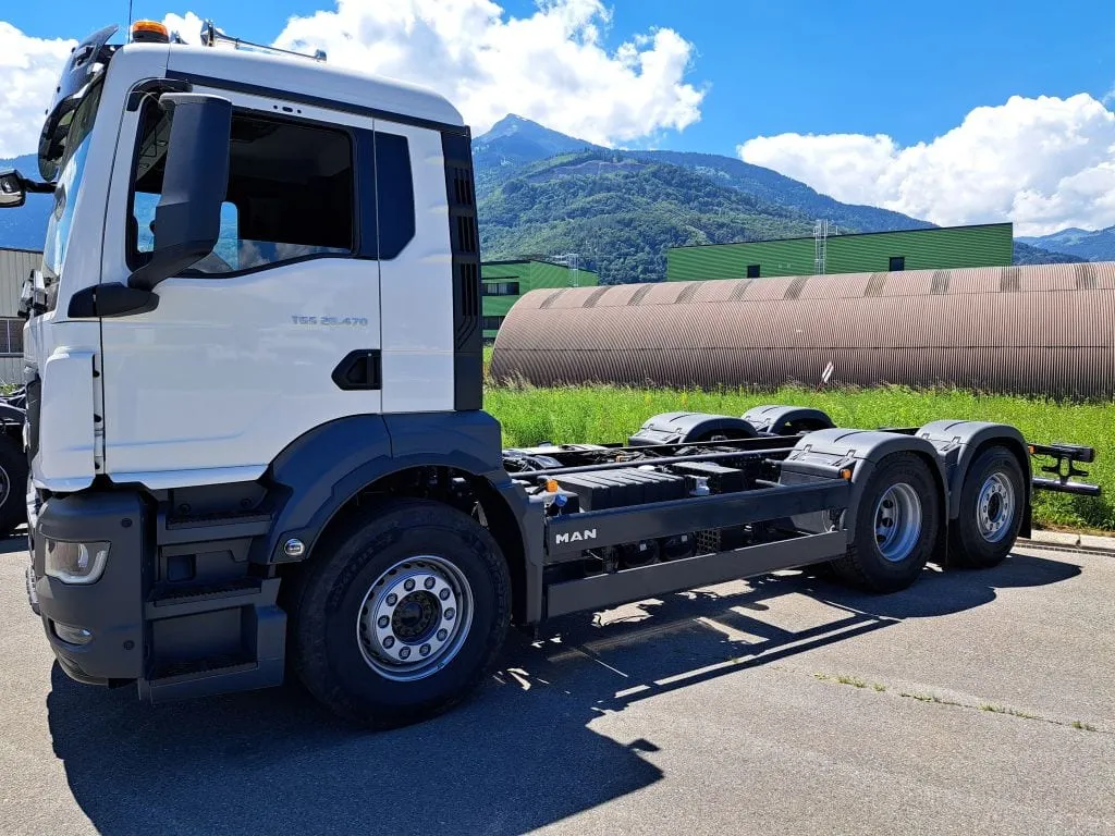 MAN 3 essieux neuf - Vue principale