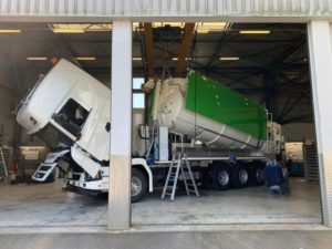 Fabrication de notre amphitec de démonstration avec son bras d\'excavation.