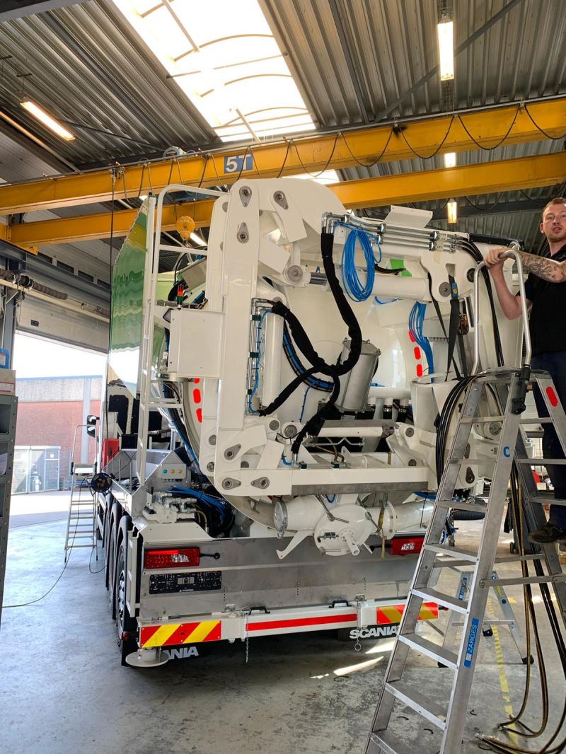 Fabrication de notre amphitec de démonstration avec son bras d\\\'excavation.