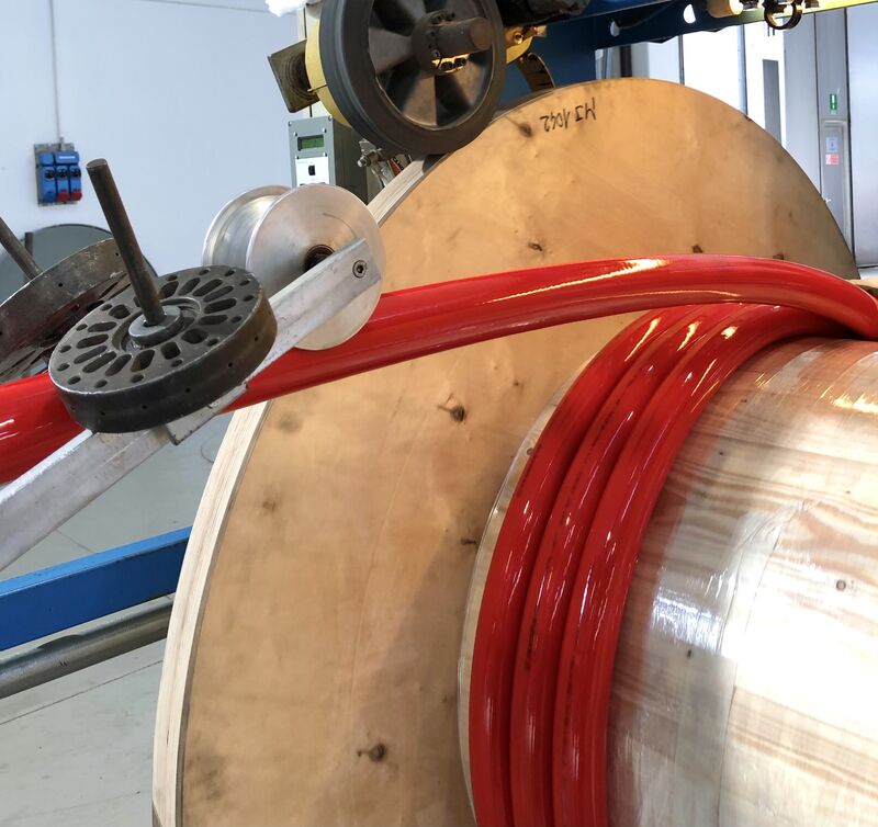 Featuring a tough polyurethane cover and a high tensile aramid reinforcement, the ECOLOGY 250 HD hose range is perfect for heavy duty applications where abrasion, crushingresistance and highpressure are essential ingredients for success.