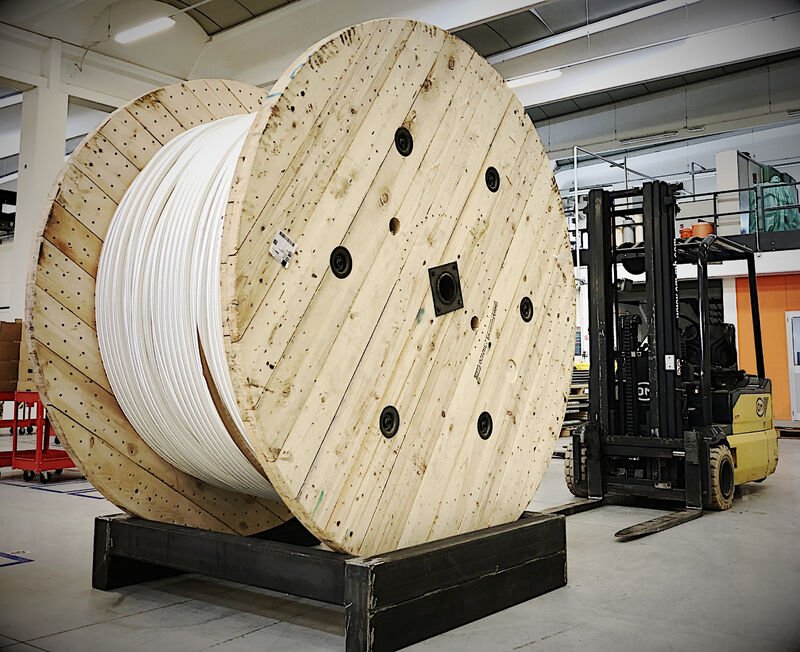 One of the many added values of thermoplastic hoses is the possibility to manufacture long and continuous lengths, thanks their unique manufacturing process that does not require the use of mandrels.