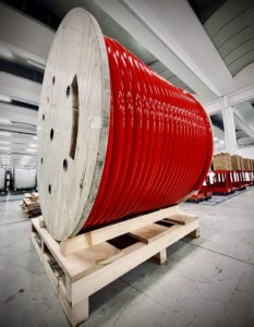 One of the many added values of thermoplastic hoses is the possibility to manufacture long and continuous lengths, thanks their unique manufacturing process that does not require the use of mandrels.
