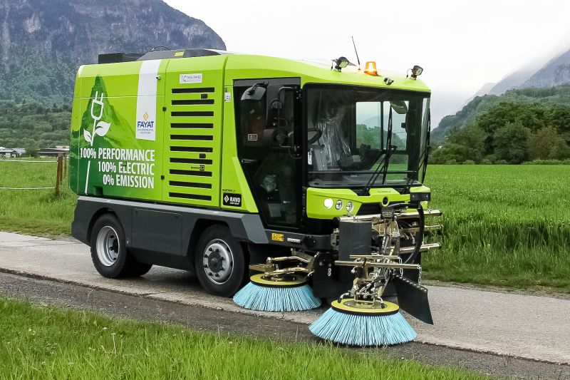 tksa présente la nouvelle ravo électrique de 4 ou 5 m3 et plus de 8h d\\\'autonomie en pleine utilisation.