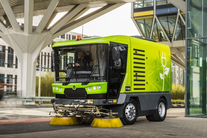 RAVO is the pioneer of the electric mid-size sweeper and our industry-leading technology ensures our customers meet the demands of their operation, without compromising the environment! \n\nThe 5 eSeries is already trusted by local authorities around the world and – as our product continues to evolve – we are working to support even more municipalities discover the advantages of our innovative electric platform.